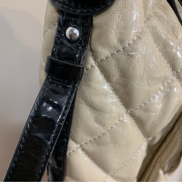 GUESS Large Cream And Black Quilted Satchel - Picture 7 of 14